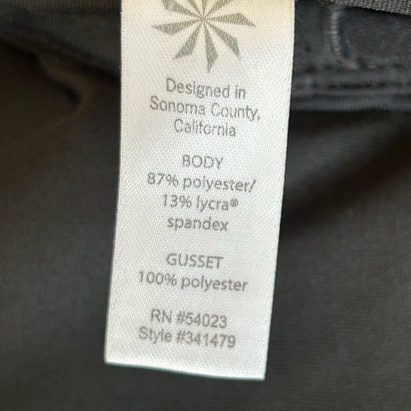 🩷ATHLETA BLACK CAPRI LEGGINGS WORKOUT ESSENTIALS BASIC GYM SIZE SMALL - Picture 7 of 7